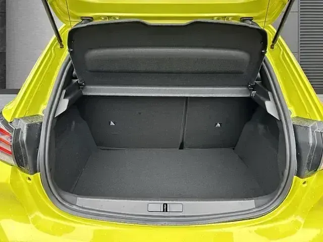 Gebraucht Peugeot 208 Allure 101 PS (74 kW) 2025 Gelb Kleinwagen