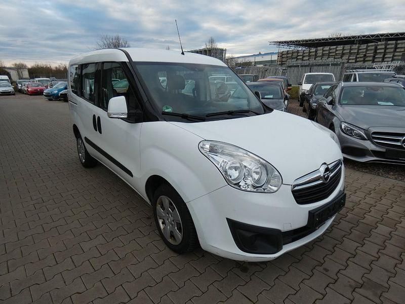 Gebraucht Opel Combo 105 PS (77 kW) 2014 Weiß Van / Kleinbus