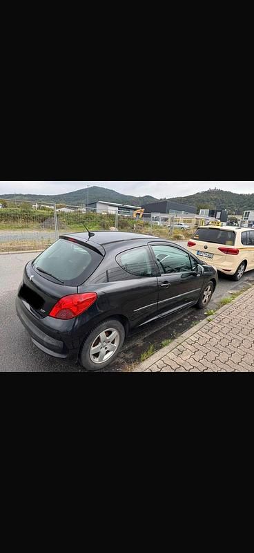 Gebraucht Peugeot 207 90 PS (66 kW) 2009 Schwarz Kleinwagen