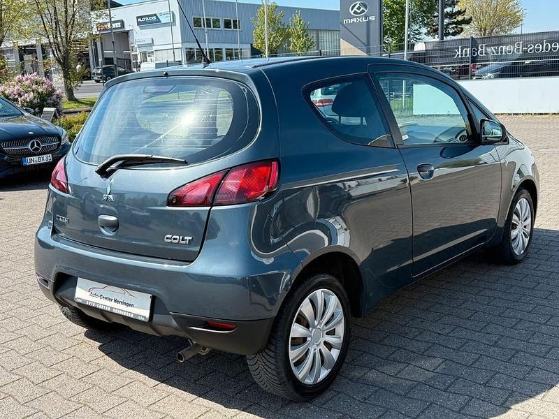 Gebraucht Mitsubishi Colt Inform 75 PS (55 kW) 2009 Grau Kleinwagen