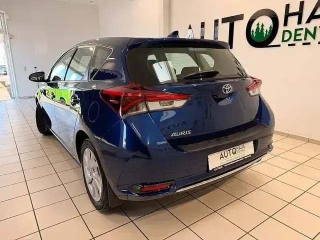 Gebraucht Toyota Auris Comfort 116 PS (85 kW) 2017 Blau Limousine