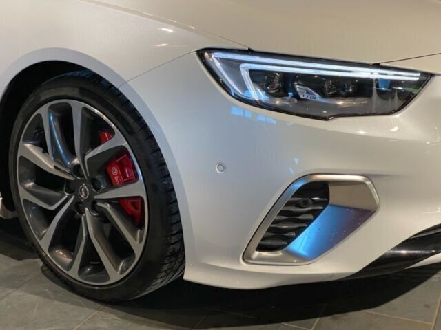 Gebraucht Opel Insignia Exklusiv 209 PS (153 kW) 2018 Weiß metallic Kombi