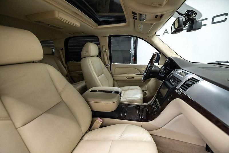 Gebraucht Cadillac Escalade 411 PS (302 kW) 2009 Schwarz SUV