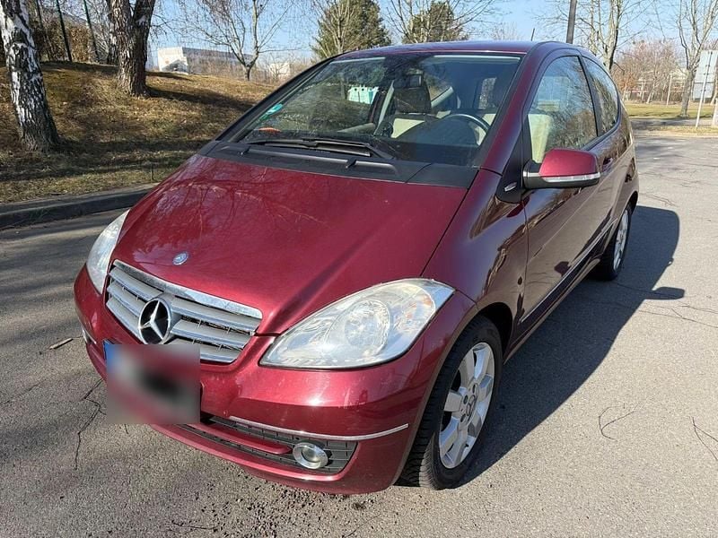 Gebraucht Mercedes A160 Elegance 95 PS (69 kW) 2010 Rot Limousine