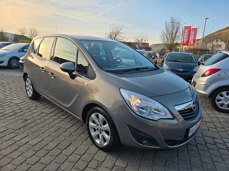 Gebraucht Opel Meriva 101 PS (74 kW) 2010 Braun Van / Kleinbus