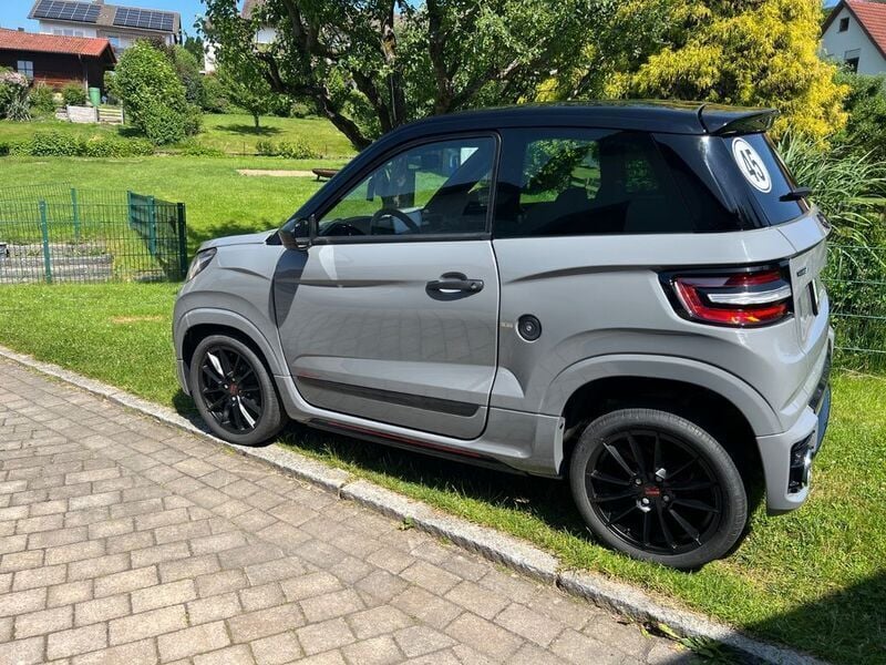 Grau Gebraucht 2023 Ligier JS60 Kleinwagen | 17.500 € (Fairer Preis) - Bild 1/4