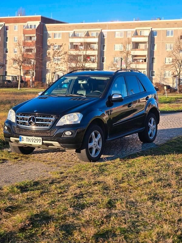 Schwarz Gebraucht 2008 Mercedes ML280 SUV | 8.450 € (Fairer Preis) - Bild 1/4