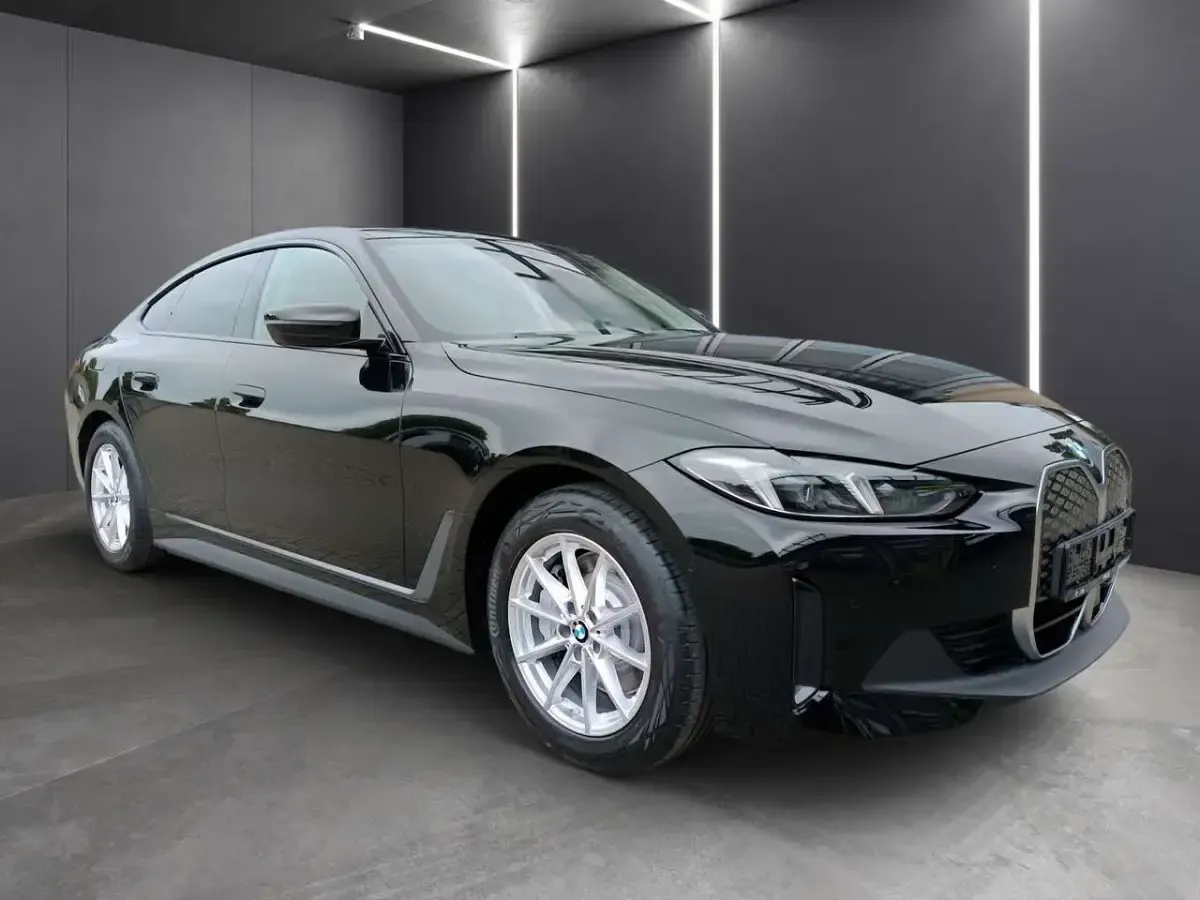Neu BMW i4 294 kW (401 PS) 2026 Schwarz uni Limousine