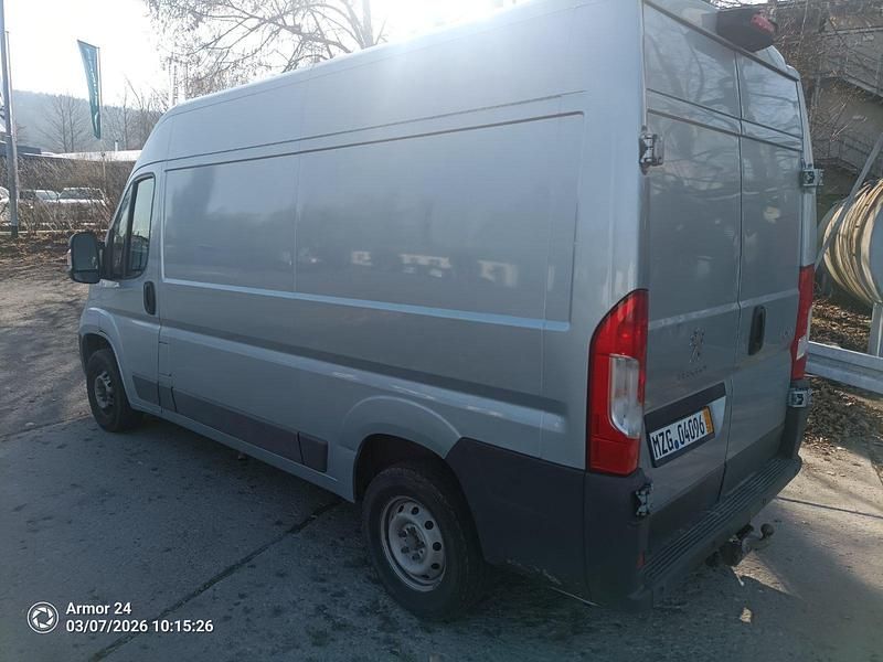 Gebraucht Peugeot Boxer 131 PS (96 kW) 2015 Andere farben Van