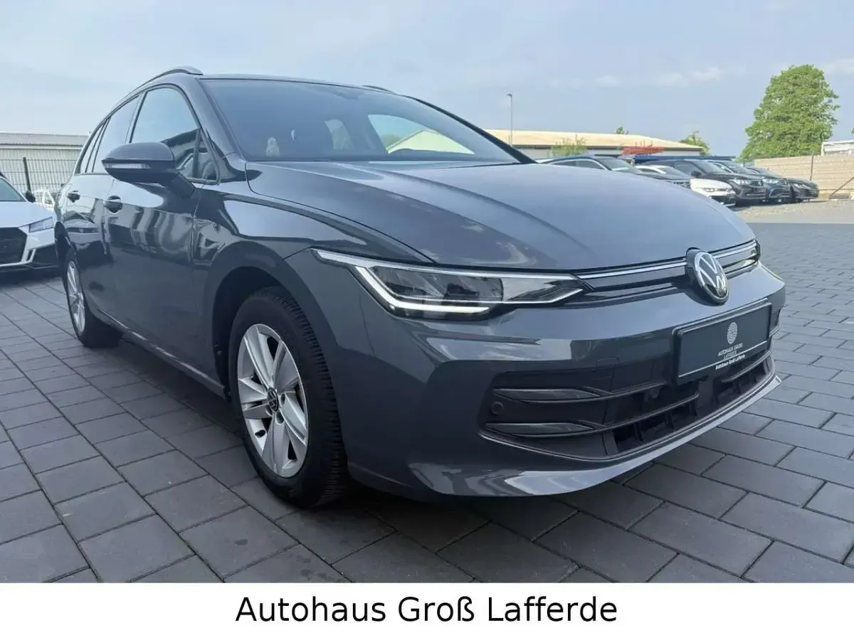 Gebraucht VW Golf VIII 150 PS (110 kW) 2024 Grau Kombi