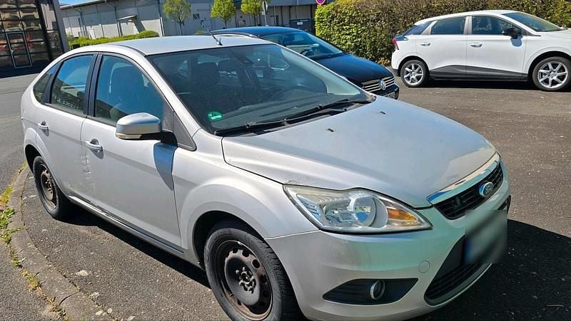 Second-hand Ford Focus 125 CP (91 kW) 2008 Argintiu Berlinǎ