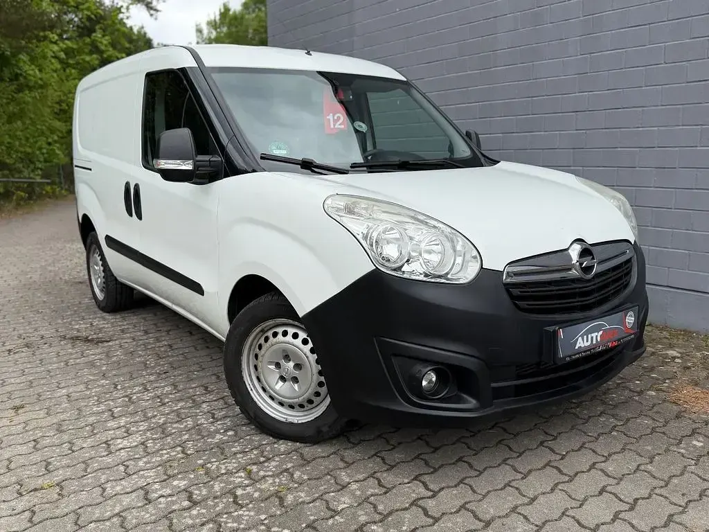 Używany Opel Combo 90 KM (66 kW) 2014 Biały Minivan