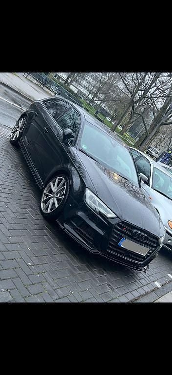 Gebraucht Audi S3 Ambiente 310 PS (228 kW) 2017 Schwarz Limousine