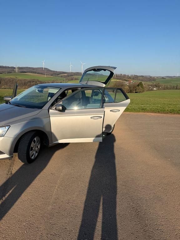 Gebraucht Skoda Fabia Active 60 PS (44 kW) 2017 Beige Limousine
