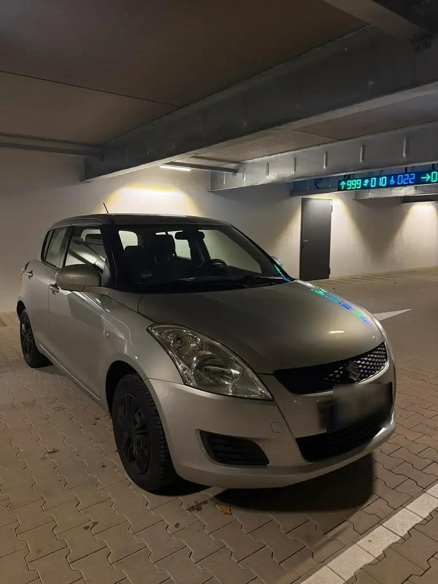 Gebraucht Suzuki Swift 94 PS (69 kW) 2012 Silber Kleinwagen