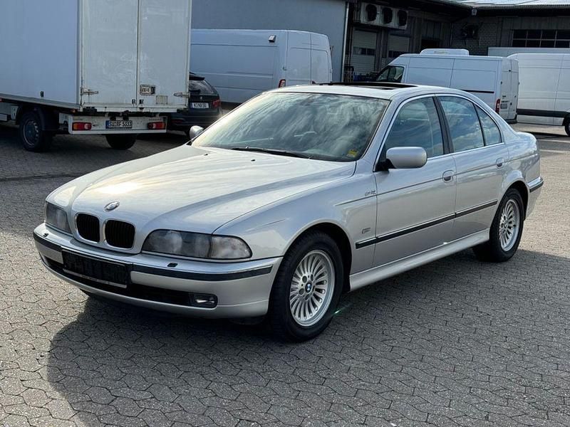 Second-hand BMW 523 170 CP (125 kW) 2000 Argintiu Berlinǎ