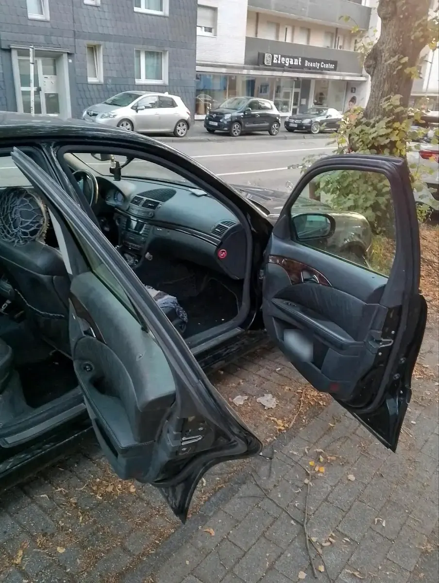Brugt Mercedes E320 Avantgarde 224 HK (164 kW) 2003 Sort Sedan