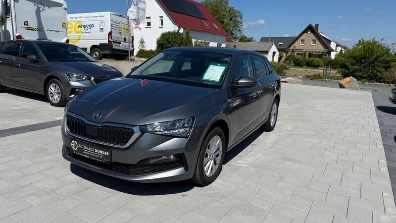 Grau Gebraucht 2024 Skoda Scala Ambition Kleinwagen | 18.990 € (Guter Preis) - Bild 1/4