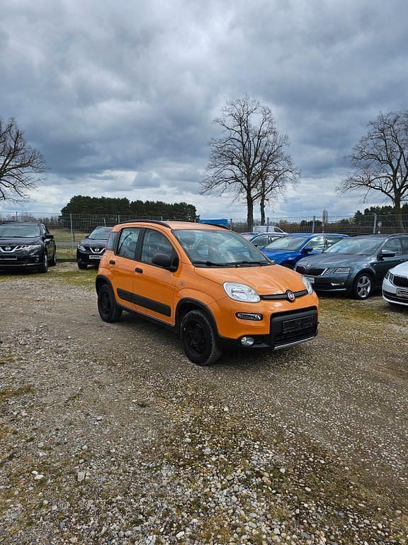 Gebraucht Fiat Panda 4x4 86 PS (63 kW) 2017 Orange Kleinwagen
