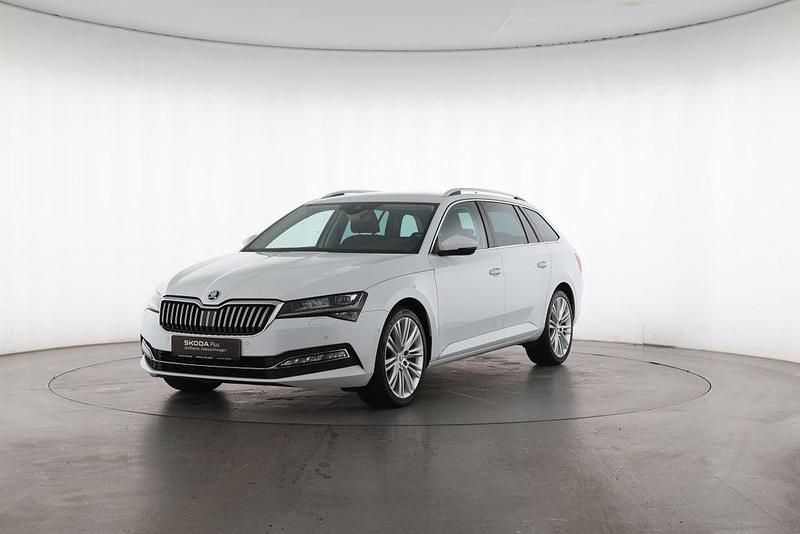 Gebraucht Skoda Superb Style 200 PS (147 kW) 2023 Moon weiss Kombi