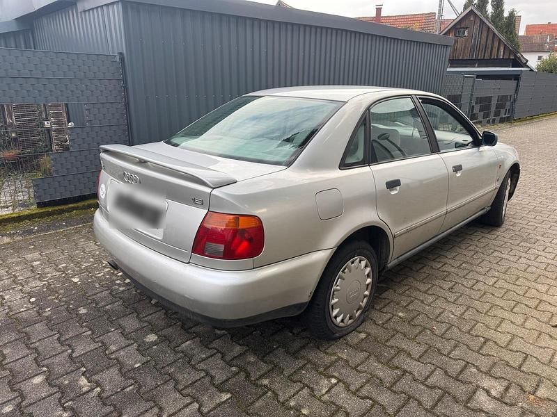 Gebraucht Audi A4 115 PS (84 kW) 1998 Silber Limousine