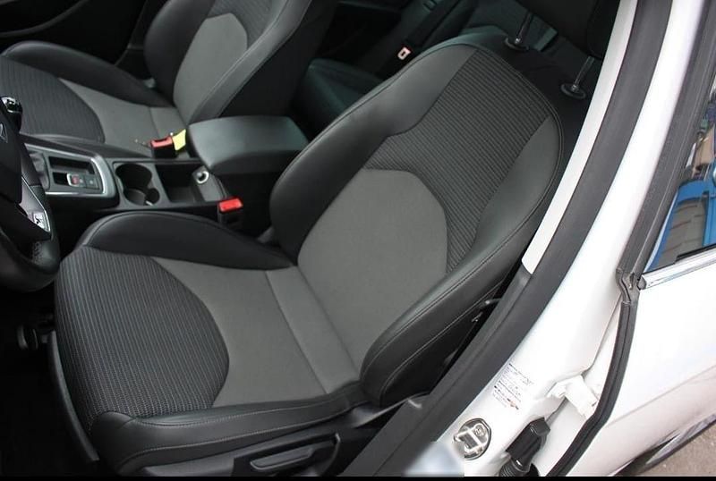 Używany Seat Leon XCELLENCE 150 KM (110 kW) 2017 Biały Sedan/Limuzyna