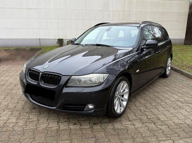 Gebraucht BMW 325 204 PS (150 kW) 2010 Schwarz Kombi