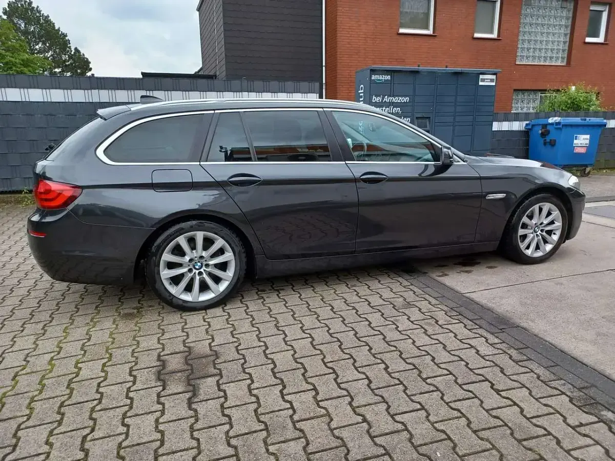 Gebraucht BMW 520 184 PS (135 kW) 2013 Grau Kombi