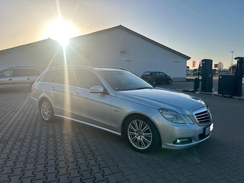 Gebraucht Mercedes E350 231 PS (169 kW) 2010 Silber Kombi