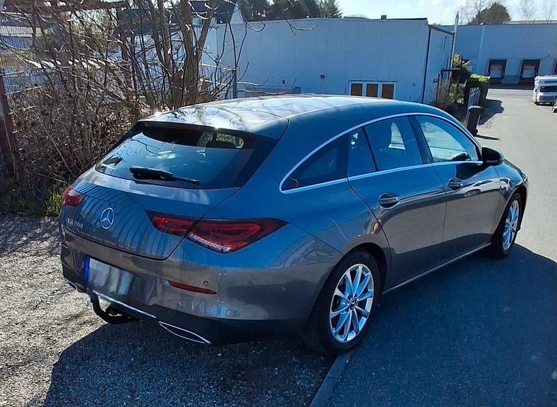 Gebraucht Mercedes CLA200 Shooting Brake Progressive 163 PS (119 kW) 2019 Grau Kombi