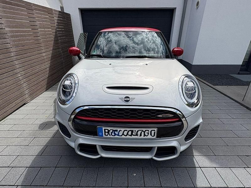 Gebraucht Mini John Cooper Works 231 PS (169 kW) 2021 Silber Kleinwagen