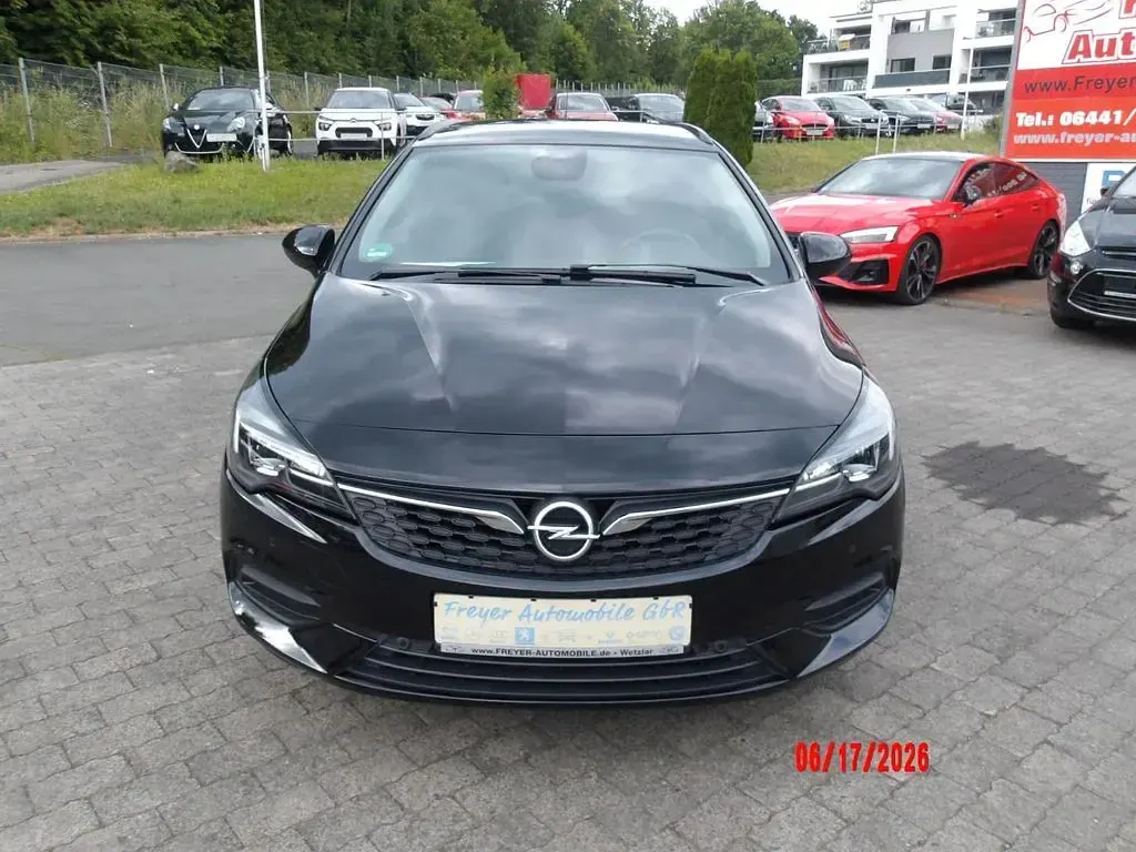 Gebraucht Opel Astra Edition 105 PS (77 kW) 2022 Schwarz Kleinwagen