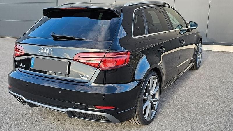 Second-hand Audi A3 S-Line 150 CP (110 kW) 2017 Negru Berlinǎ
