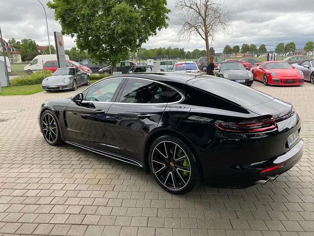 Gebraucht Porsche Panamera 462 PS (339 kW) 2020 Schwarz Kleinwagen