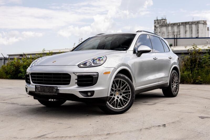 Silber Gebraucht 2017 Porsche Cayenne Platinum Edition SUV | 24.999 € - Bild 1/4