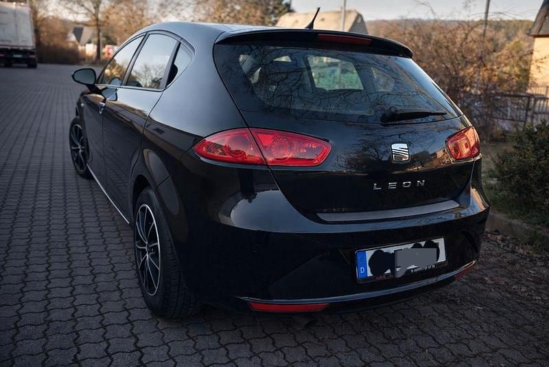 Gebraucht Seat Leon Style 105 PS (77 kW) 2012 Schwarz Limousine