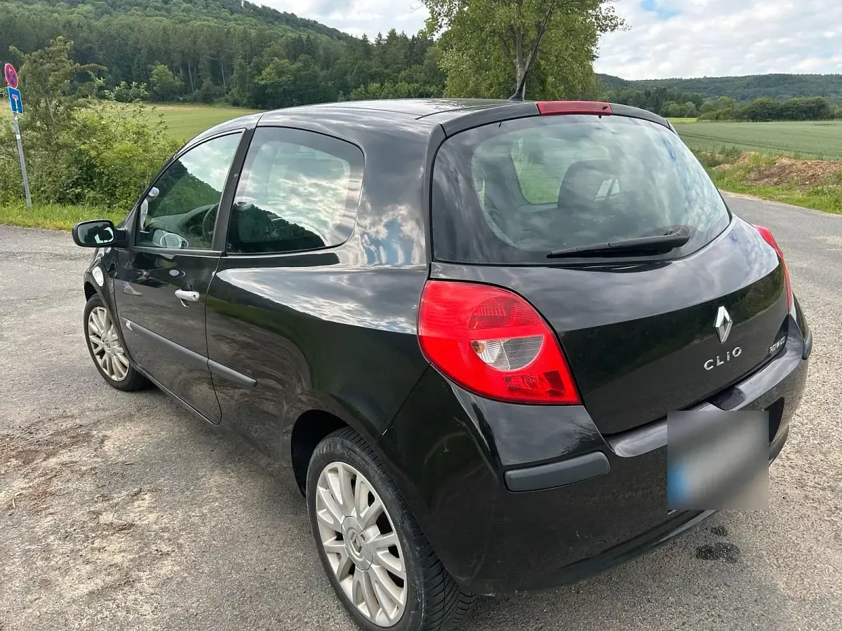 Gebraucht Renault Clio II Dynamique 112 PS (82 kW) 2007 Limousine