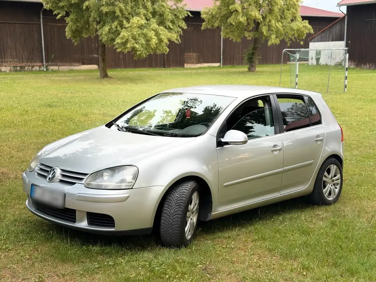 Gebraucht VW Golf IV 90 PS (66 kW) 2004 Silber Limousine