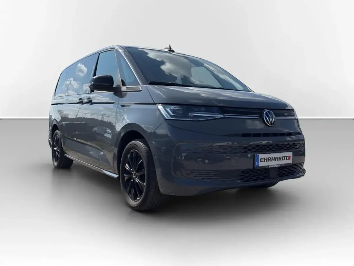 Gebraucht VW Multivan Life 150 PS (110 kW) 2025 Grau Van / Kleinbus