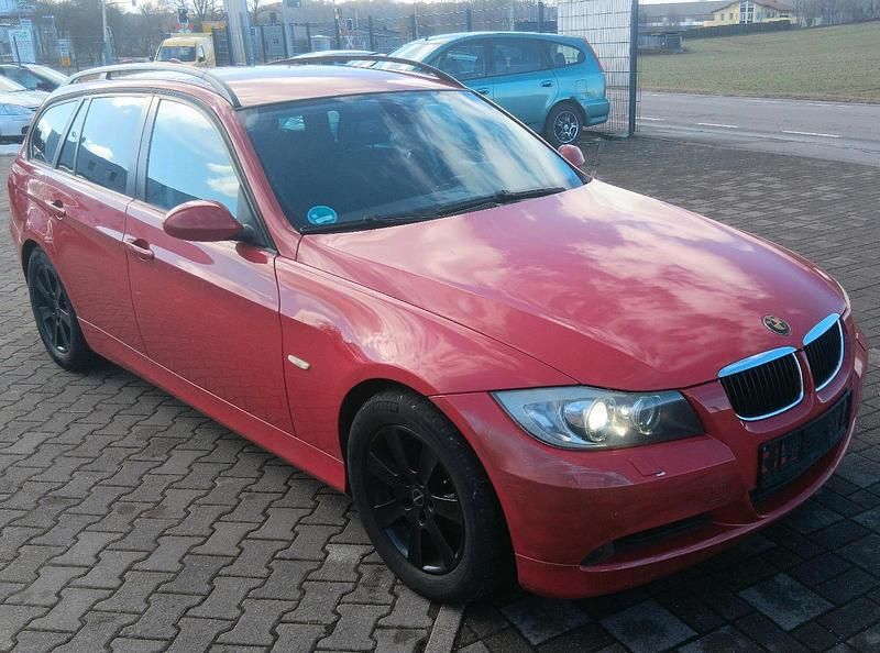 Gebraucht BMW 320 170 PS (125 kW) 2008 Rot Kombi