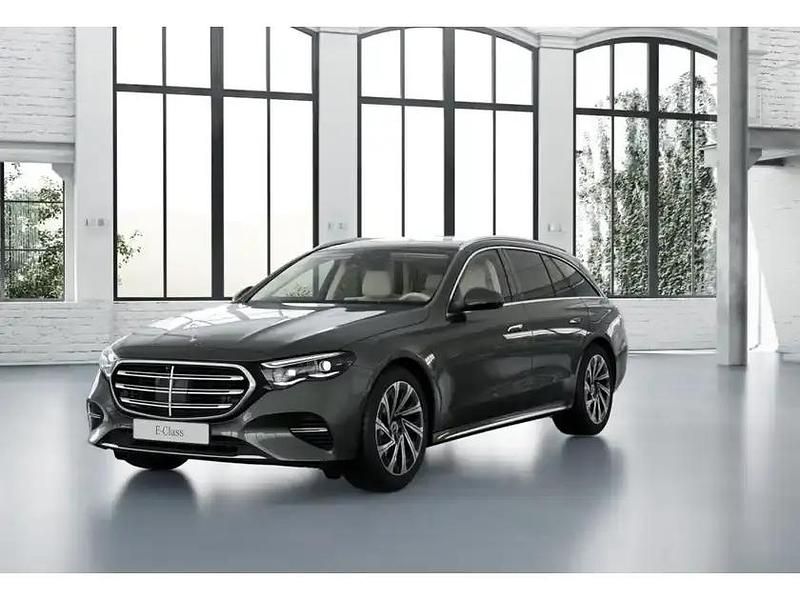 Gebraucht Mercedes E300 204 PS (150 kW) 2024 Grau metalliclack graphitgrau metallic Kombi