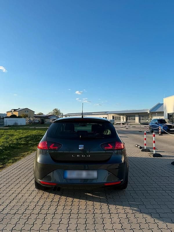 Usata Seat Leon 170 CV (125 kW) 2010 Grigio Utilitaria