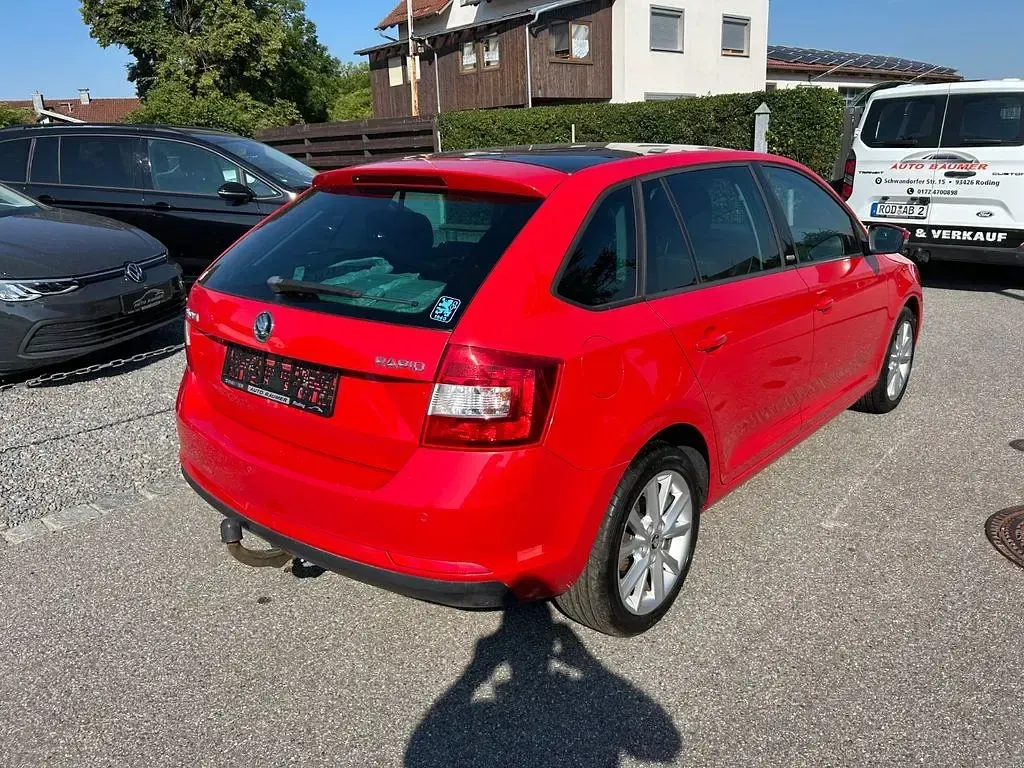 Gebraucht Skoda Rapid Joy 90 PS (66 kW) 2016 Rot Kleinwagen