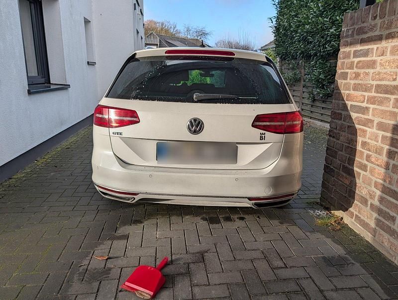 Gebraucht VW Passat GTE 218 PS (160 kW) 2015 Weiß Kombi