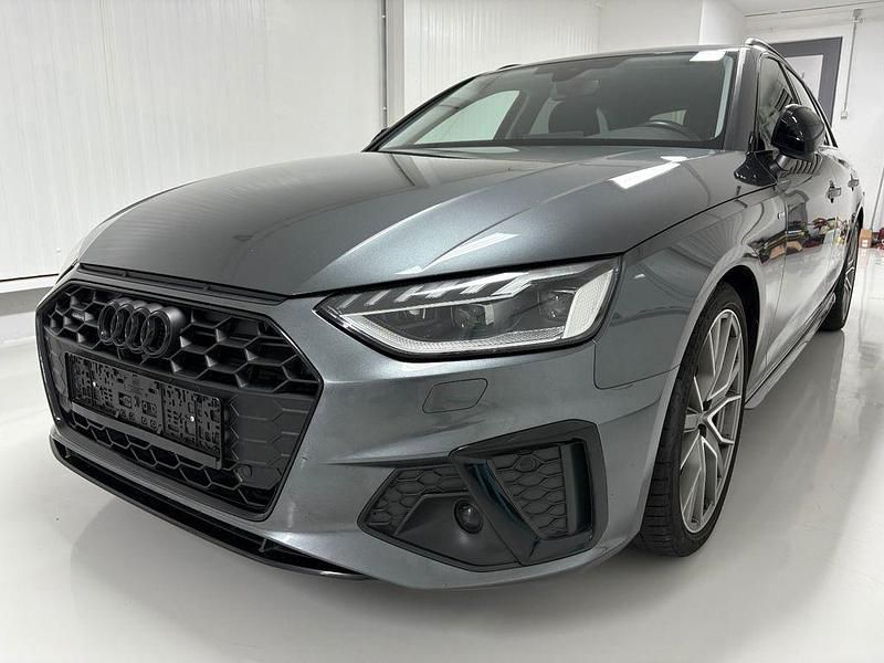 Grau Gebraucht 2022 Audi A4 S-Line Limousine | 26.850 € (Superpreis) - Bild 1/4