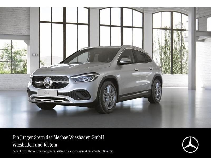 Iridiumsilber Gebraucht 2020 Mercedes GLA200 Progressive SUV | 27.890 € (Superpreis) - Bild 1/4