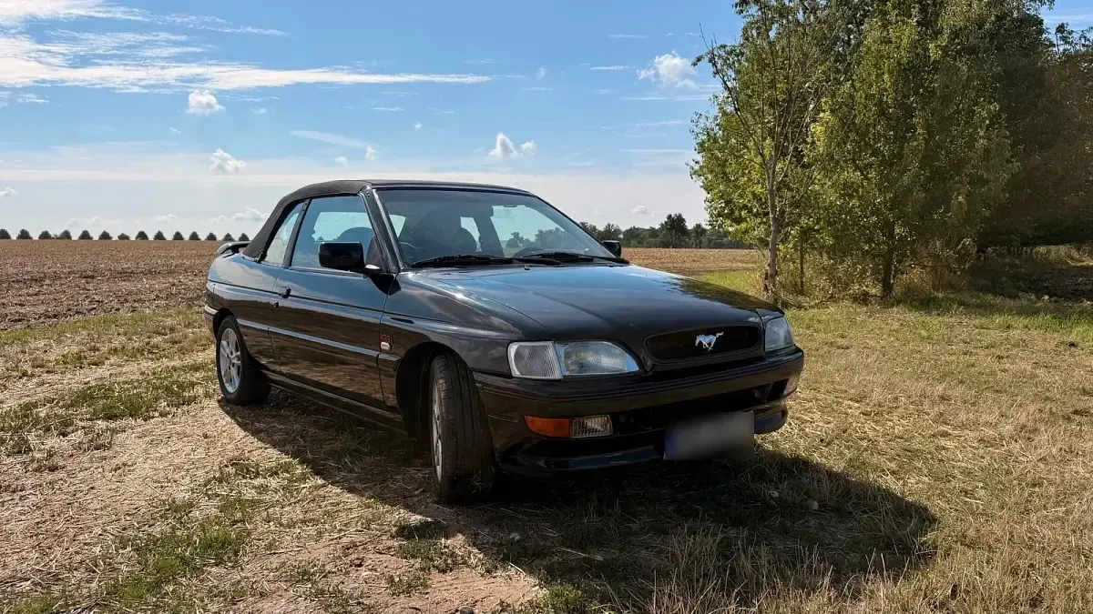 Gebraucht Ford Escort Cabriolet 105 PS (77 kW) 1993 Schwarz Cabrio