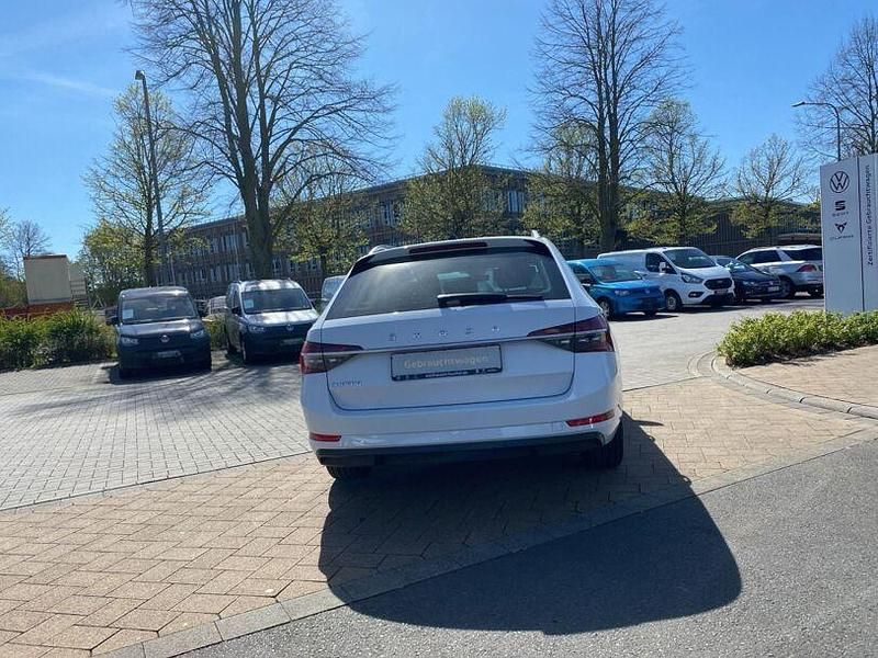 Gebraucht Skoda Superb Style 150 PS (110 kW) 2022 Weiß Kombi