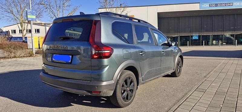 Gebraucht Dacia Jogger 91 PS (66 kW) 2023 Grün Van / Kleinbus