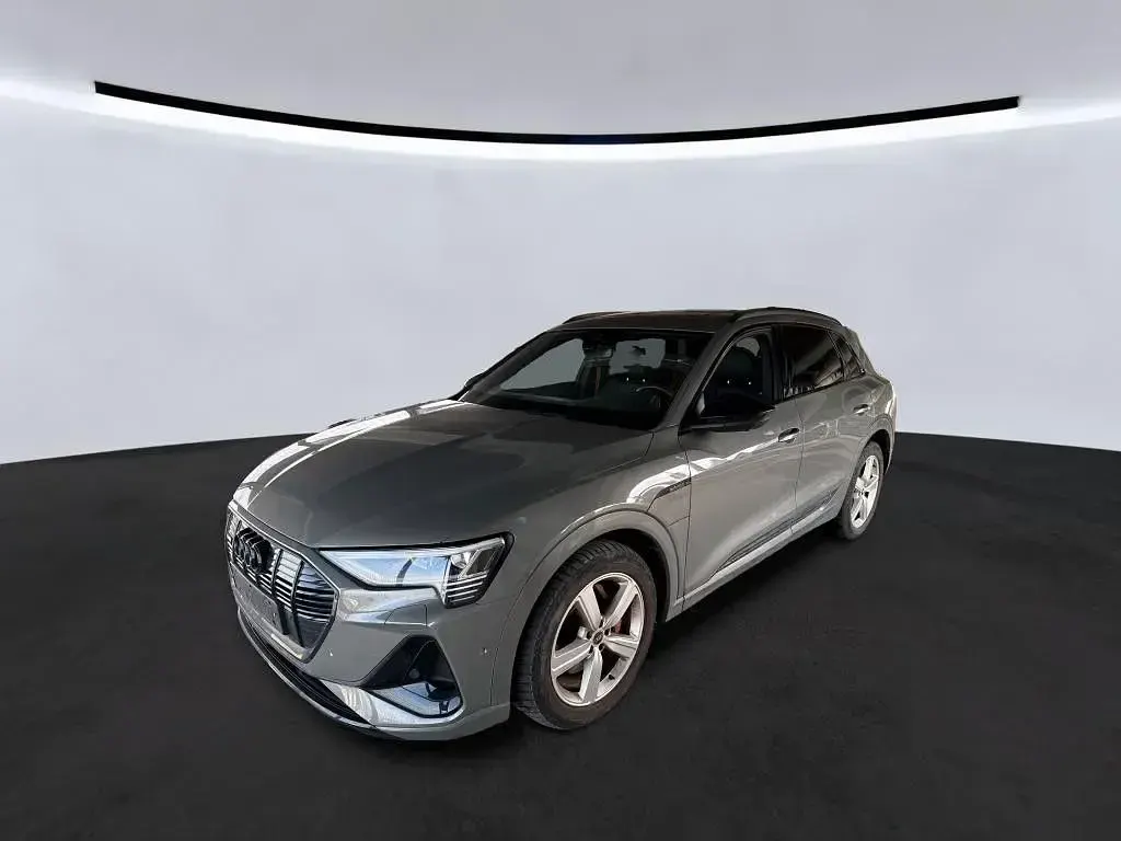Używany Audi e-tron S-Line 300 kW (408 KM) 2022 Szary SUV